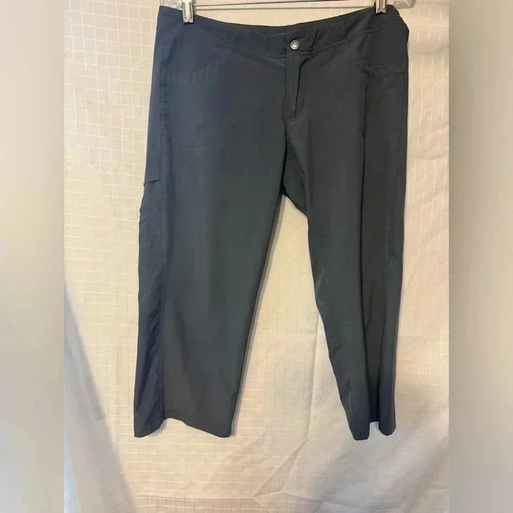 Womens Patagonia Size 8 Black Straight Leg Crop Pants Mid Rise